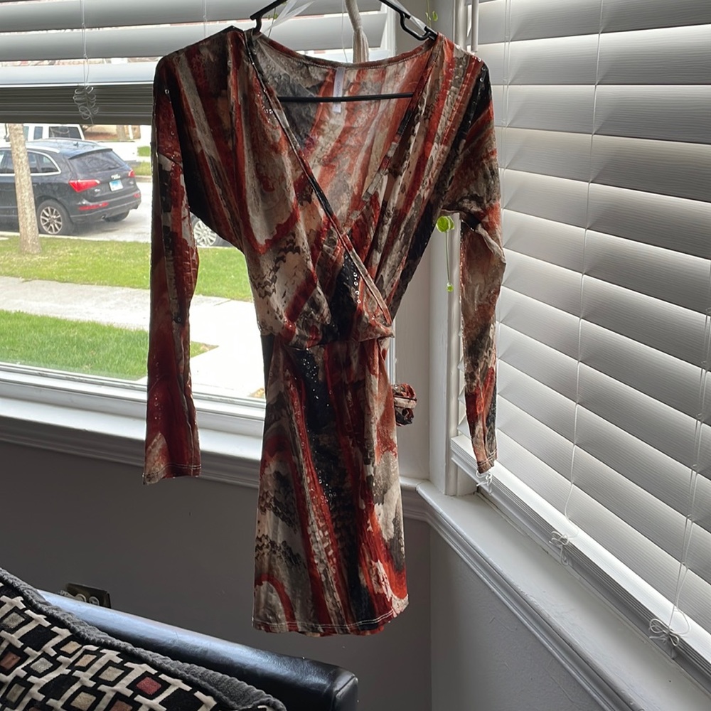 Small mini dress with sequins